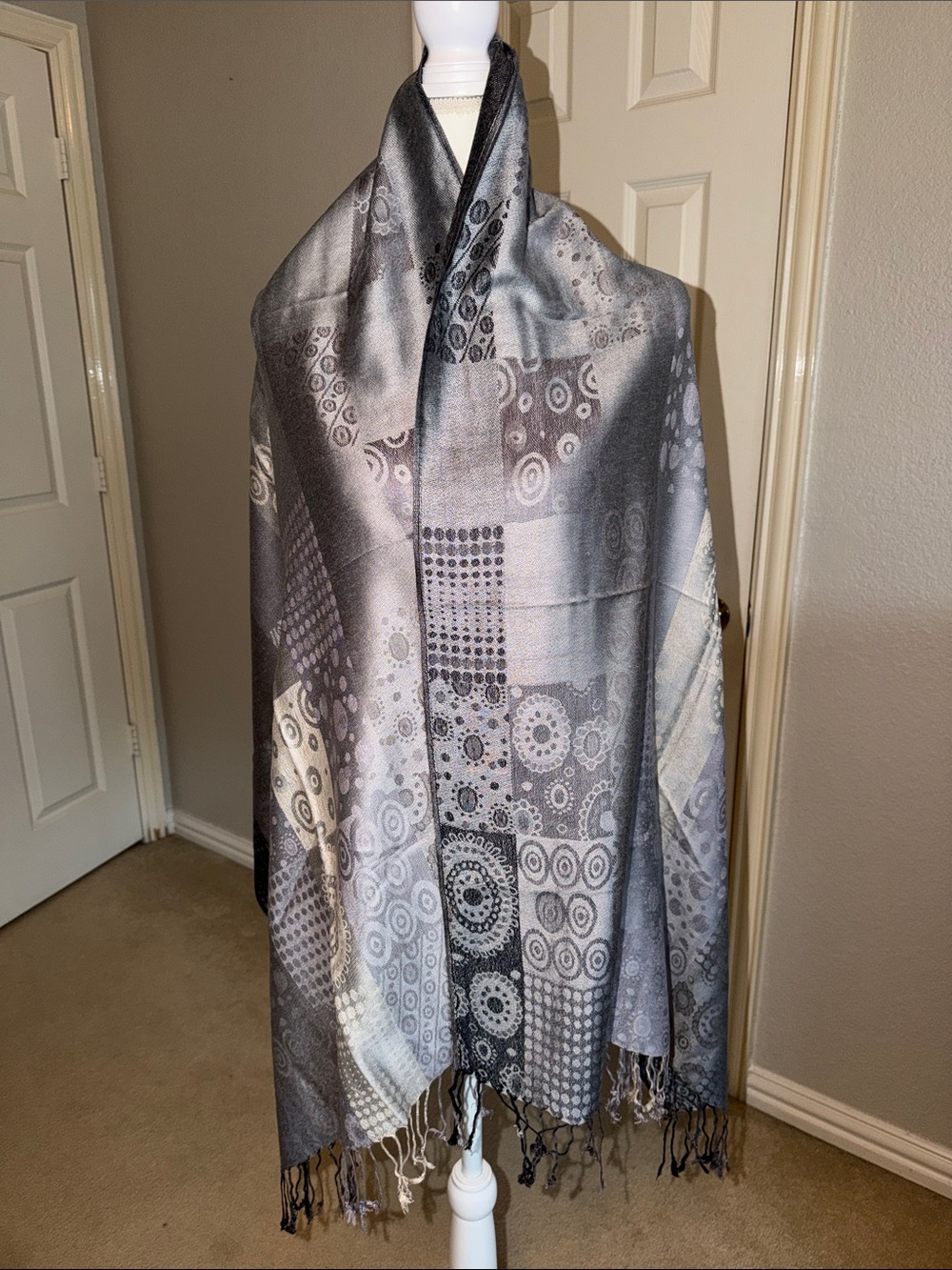 Versatile Gray Silver Pashmina Scarf Wrap - Elegant Accent